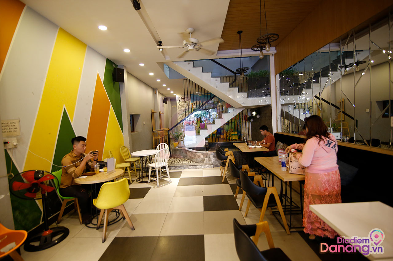 Lavarnia Bakery & Coffee