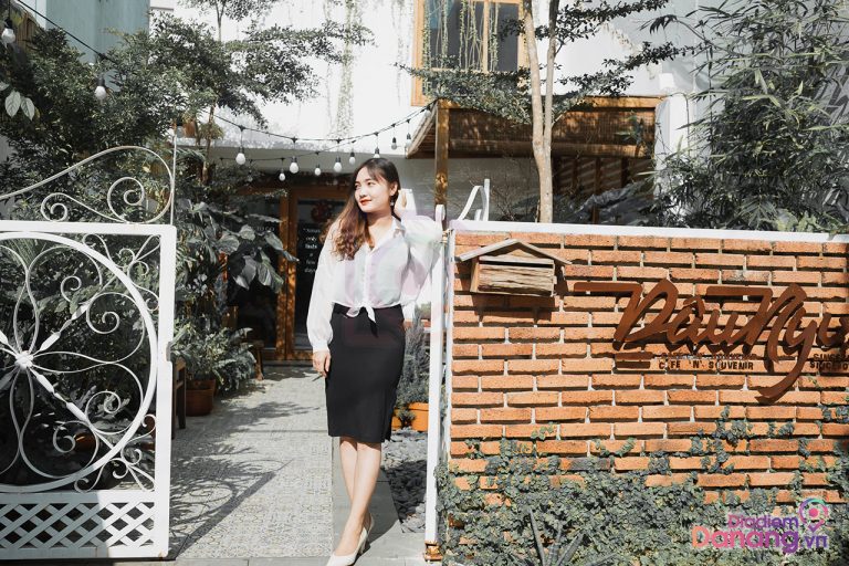 Dâu Ngọt Café “n” Souvernia – Khám phá hang ổ café cùng quà lưu niệm siêu xinh