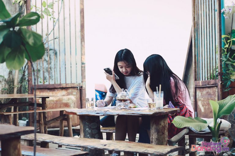 Nhà Nâu – Tiệm Gốm Và Trà Hoa