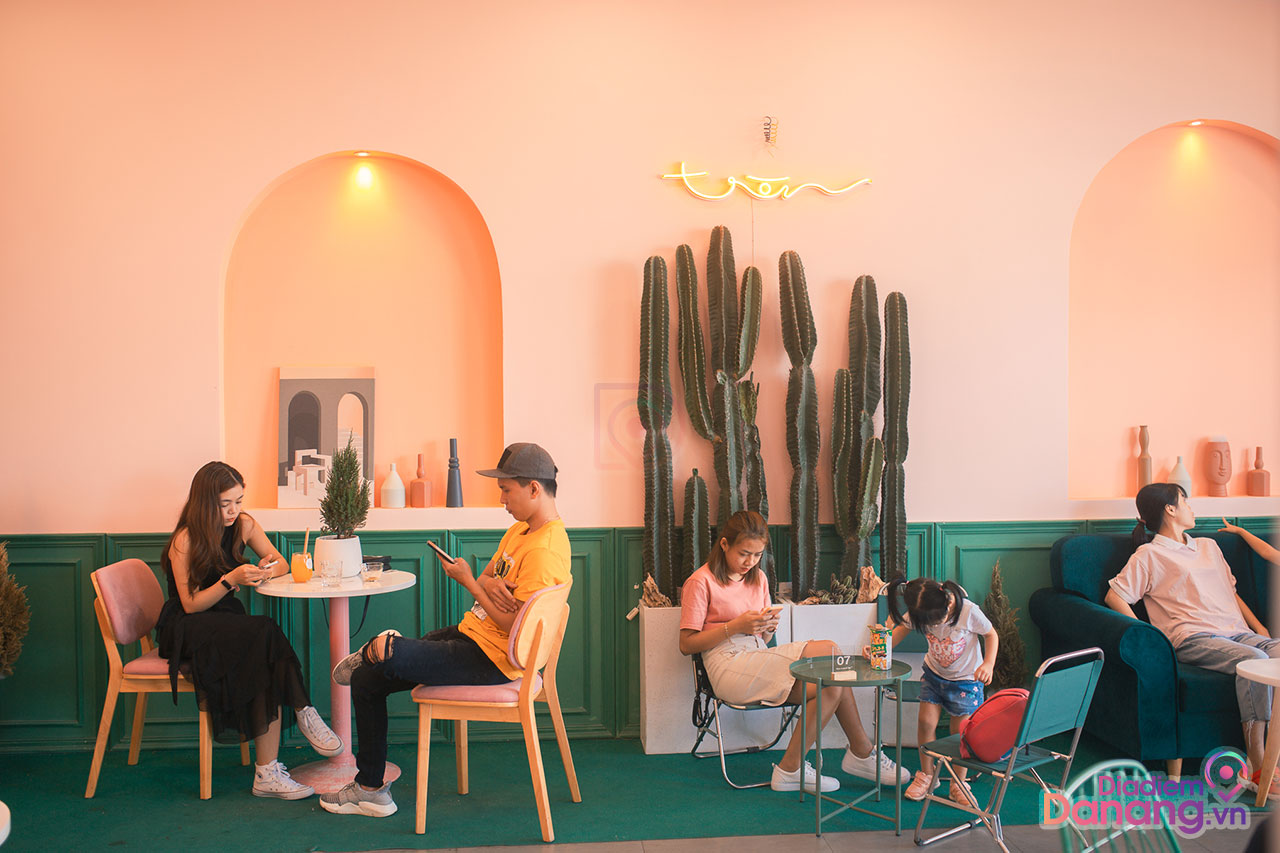 tiệm cafe tròn