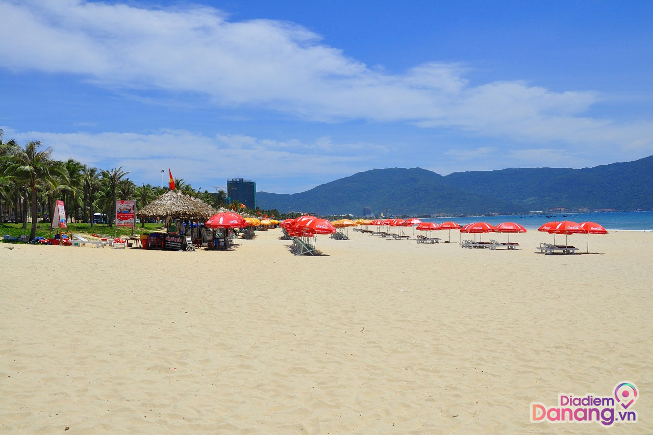 Bãi biển Xuân Thiều