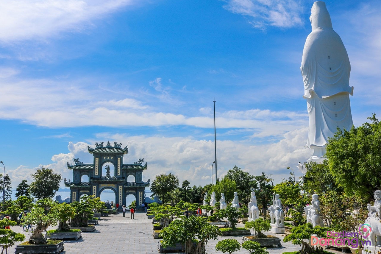 Chùa Linh Ứng Bãi Bụt