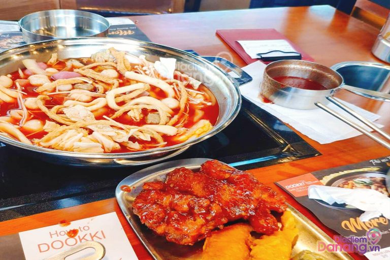 Dookki Indochina – Đắm chìm trong Tokkbokki đủ loại tá lả topping