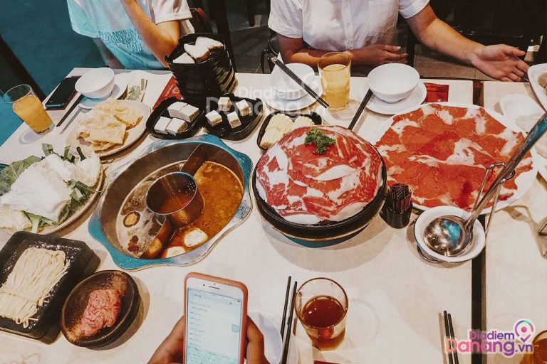 Manwah Taiwanese Hot Pot – Tan chảy với Buffet lẩu Đài Loan ngon hơn crush của bạn