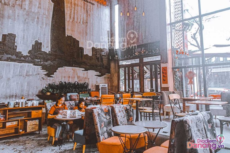 Saigon Brown – Bóc tem “dinh thự” cafe check in đẹp miễn chê