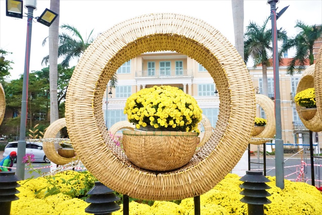 Cận cảnh nhan sắc đường hoa xuân tiền tỷ tại Đà Nẵng - 5