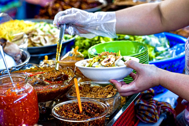 Lạc vào thiên đường ẩm thực cả trăm món “vừa ngon, vừa rẻ” ở Đà Nẵng