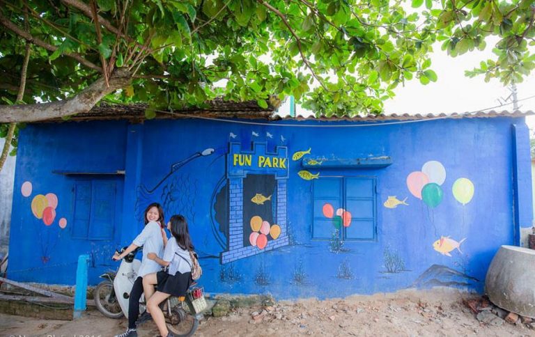 Làng bích họa tam thanh vẻ đẹp cổ tích trong tranh