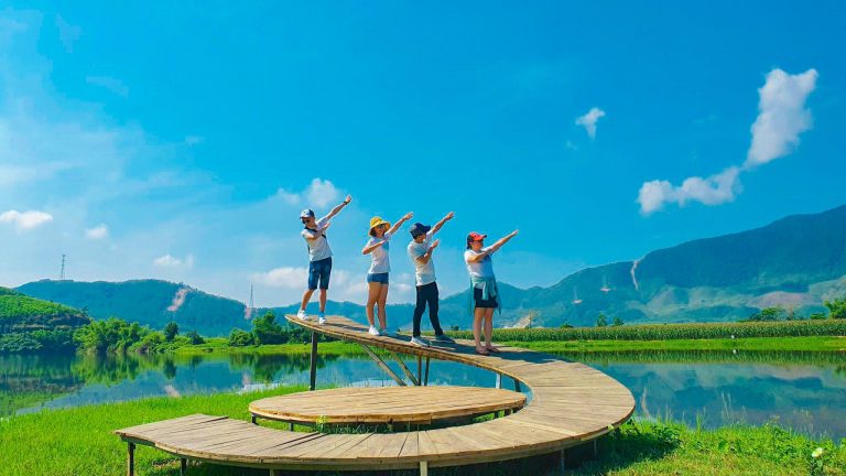 CUỐI TUẦN ĐỔI GIÓ ĐẾN KHU CẮM TRẠI BÊN SÔNG
