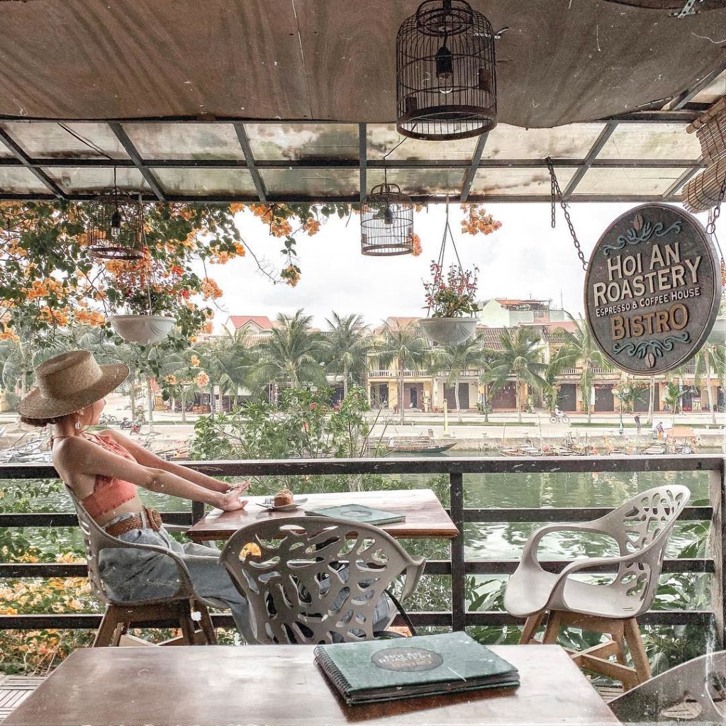 quan-cafe-o-hoi-an