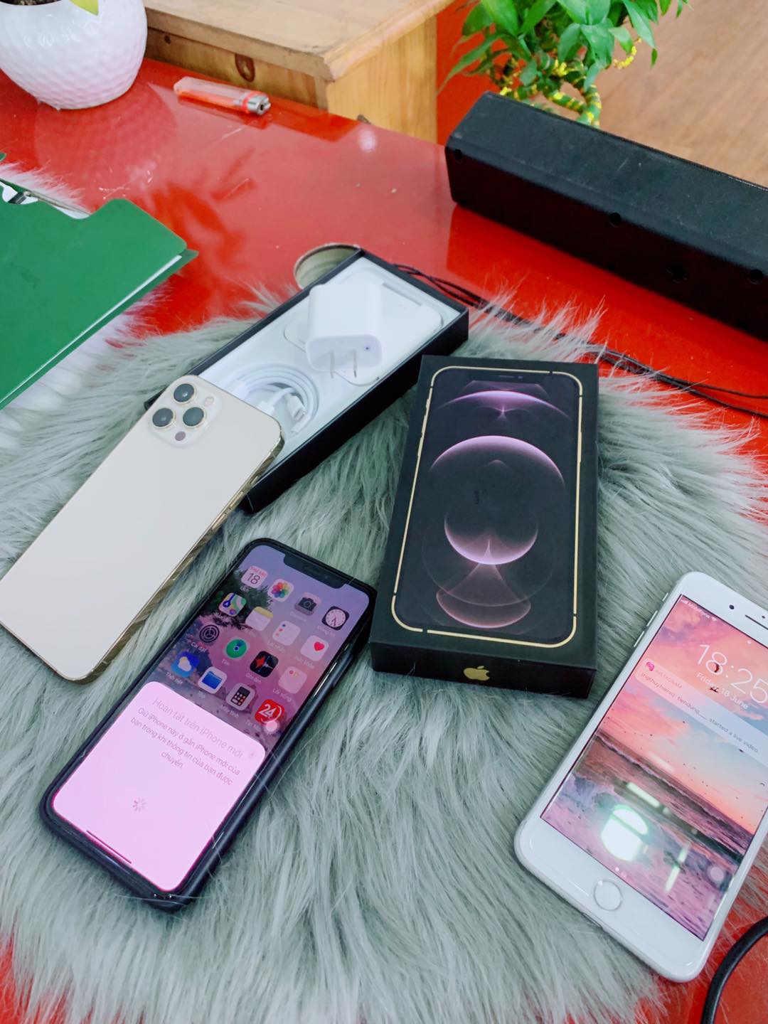 Với nhiều mẫu IPHONE mới nhất trên thị trường