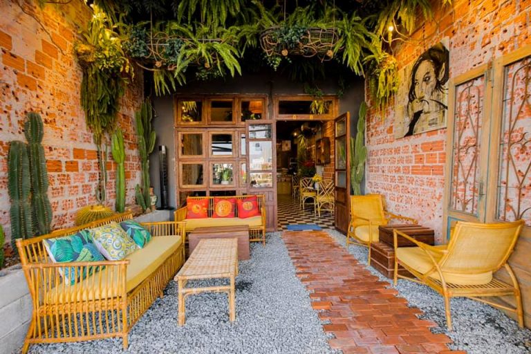 L2B Coffee – Cake – Quán cafe trang trí Noel sớm nhất tại Đà Nẵng đẹp ‘rụng tim’