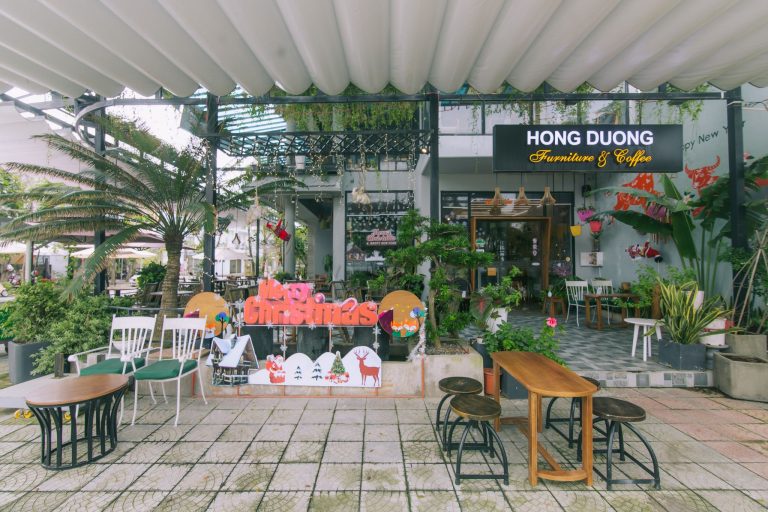 Hồng Dương Coffee & Furniture – Đón Giáng Sinh cùng quán cafe có view biển tuyệt mỹ