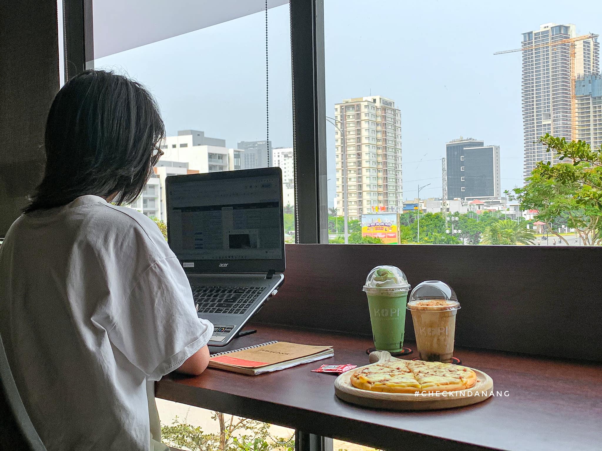 Quán cà phê chạy deadline không thiếu những góc cực chill.