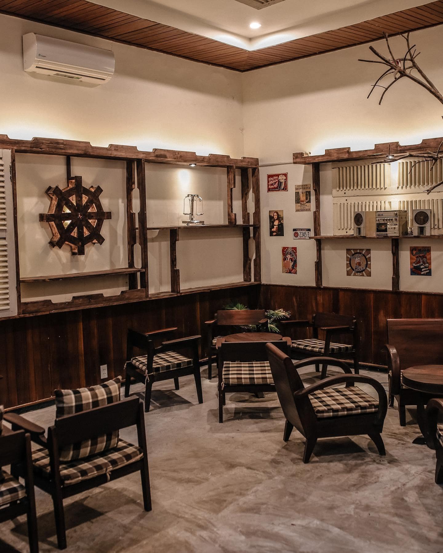 Không gian Trạm cafe phù hợp với những buổi trò chuyện ấm cúng.