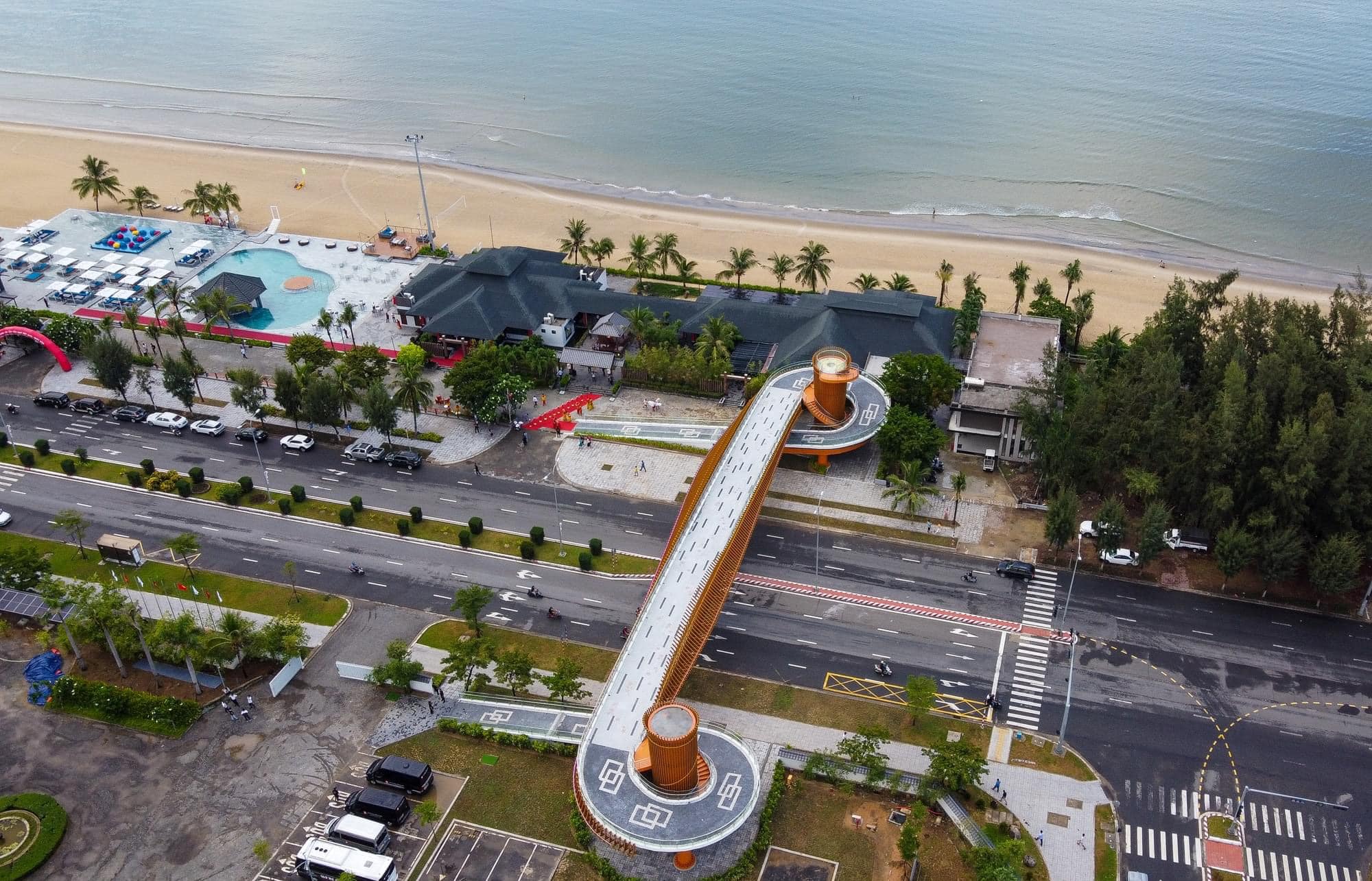 Nếu đến địa điểm này vào sáng sớm bạn sẽ được chiêm ngưỡng khoảnh khắc bình mình tuyệt đẹp.