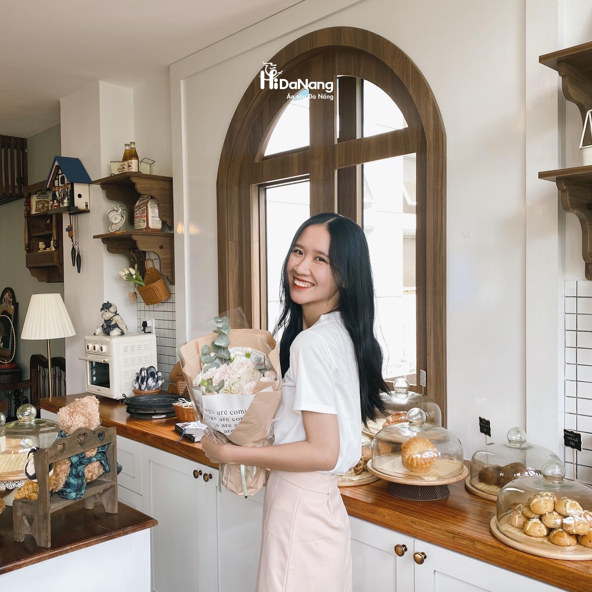 Khi lên hình lại càng xinh.