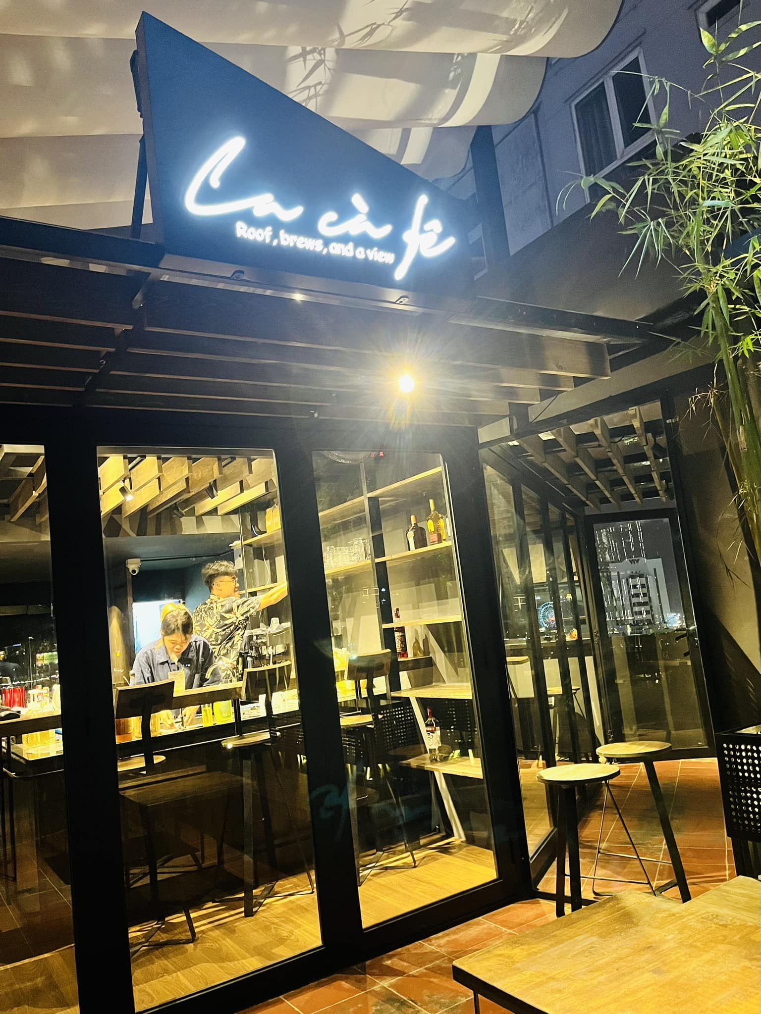 La Cà Phê sở hữu không gian nhỏ xinh.