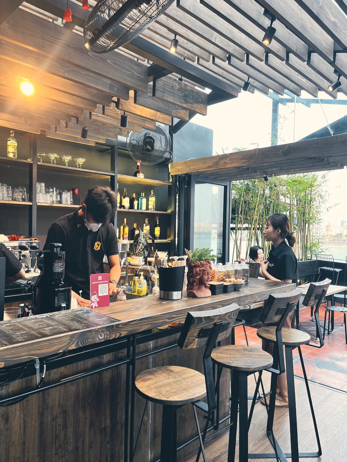 La Cà Phê có nhiều góc check - in xinh xắn.