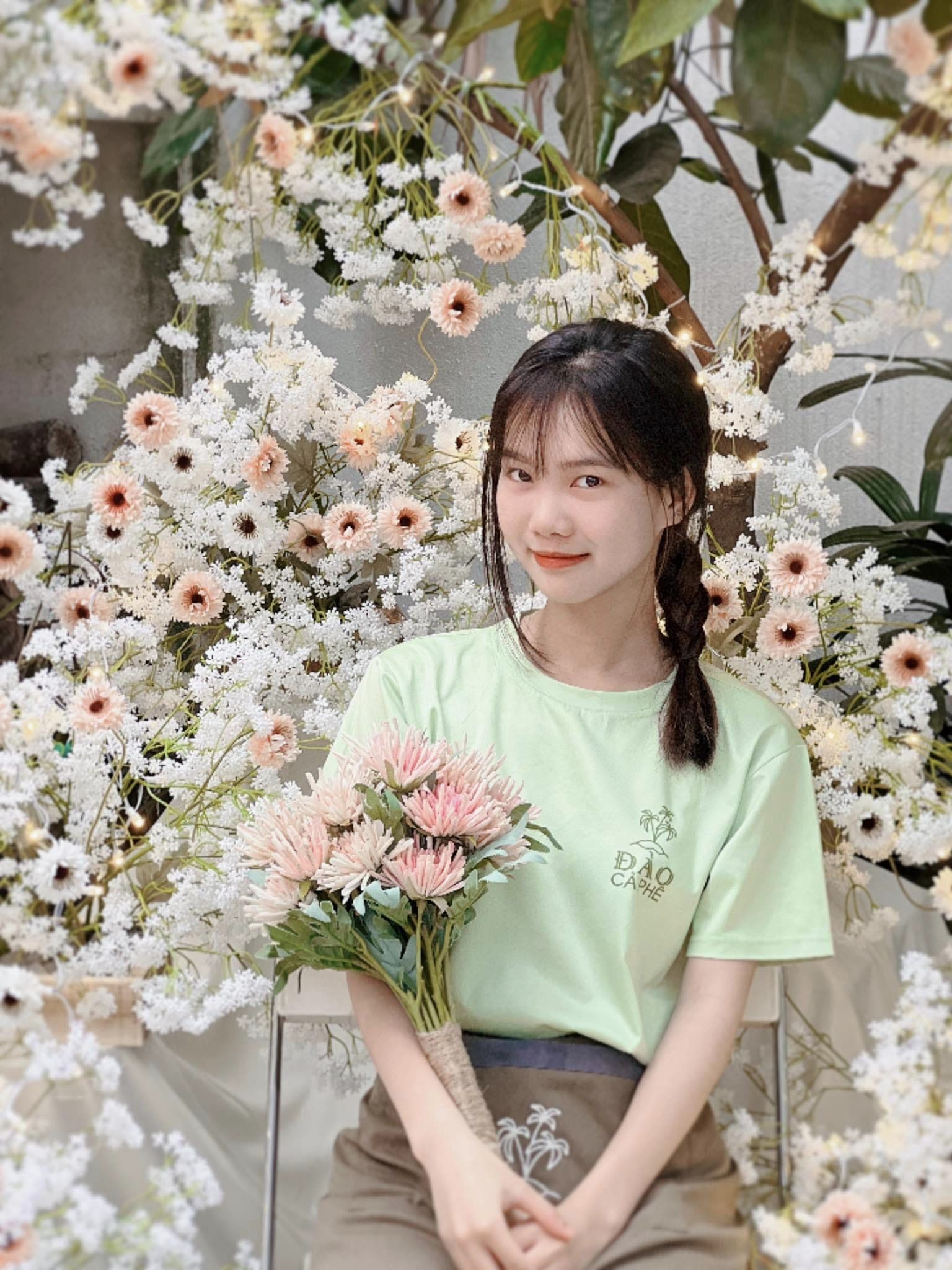 Góc chụp với hoa được nhiều bạn yêu thích.