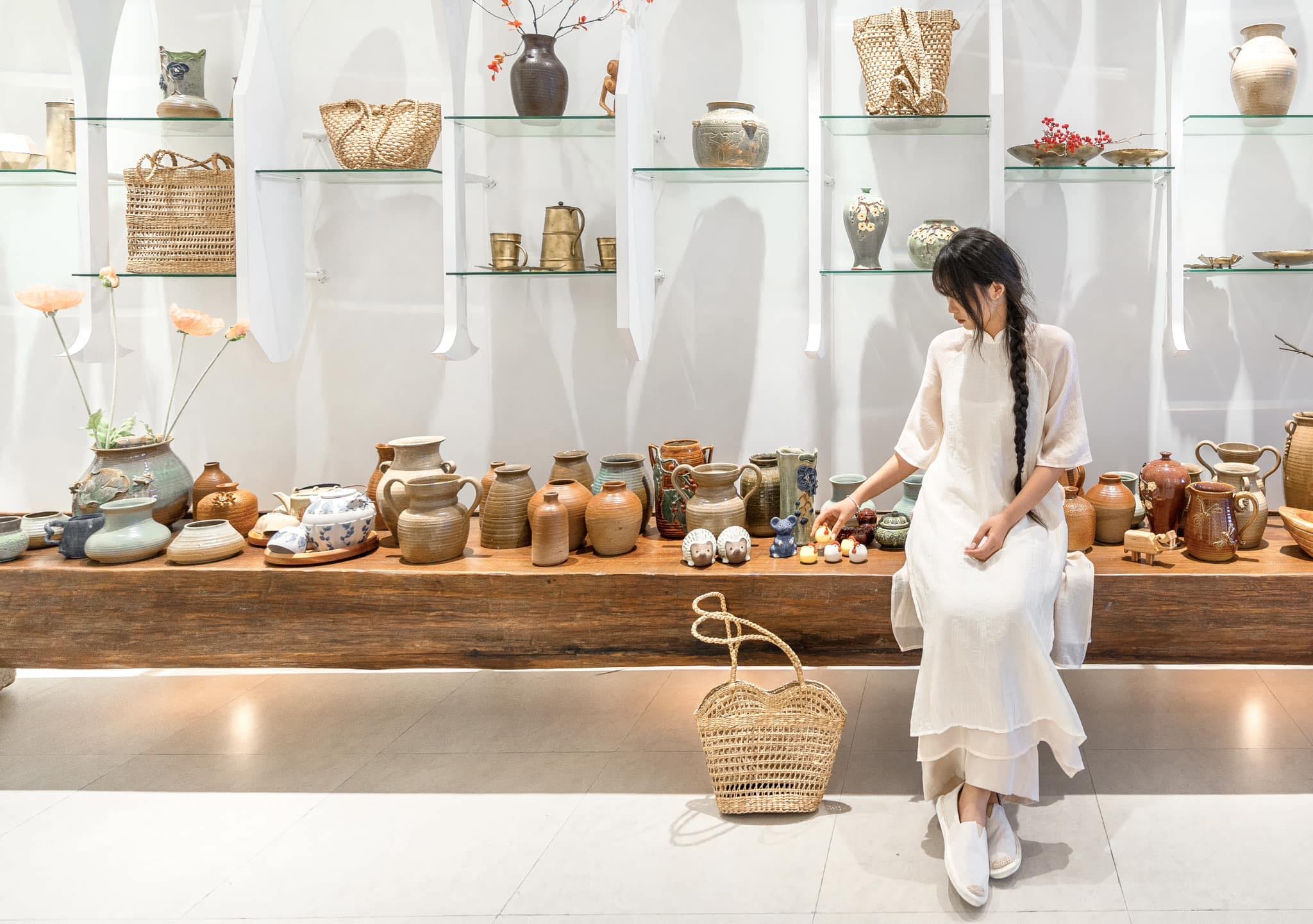 The An Nam Craft & Café là không gian quán cà phê kết hợp trưng bày nghệ thuật.