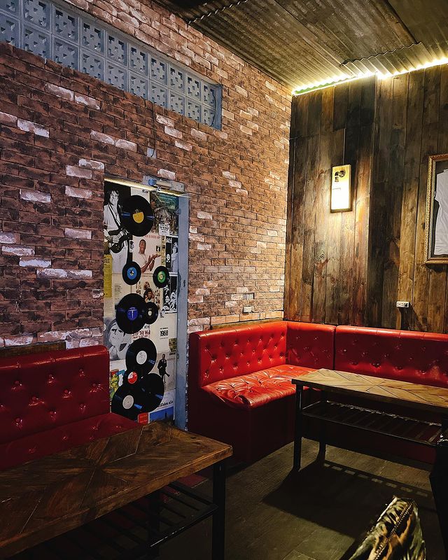 United Bar là chân ái của team hướng nội nhưng vẫn thích đi bar.