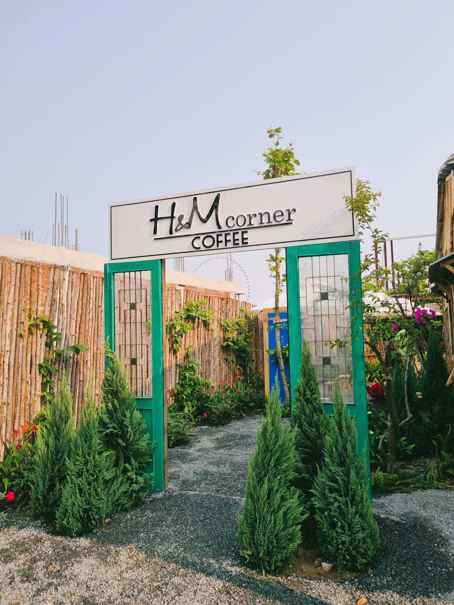 H&M Corner Coffee phù hợp với nhiều mục đích.