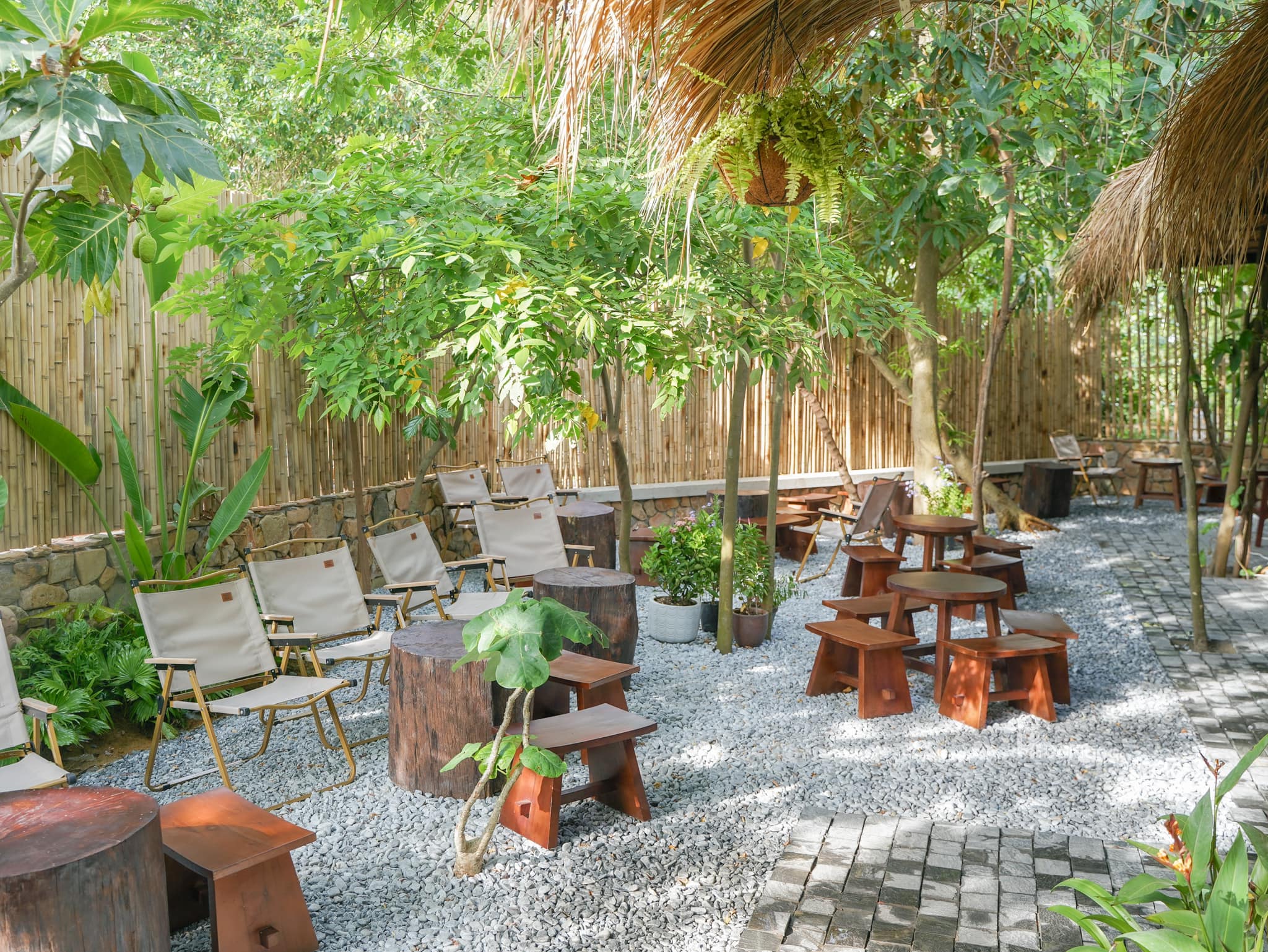 Rất nhiều cây xanh.