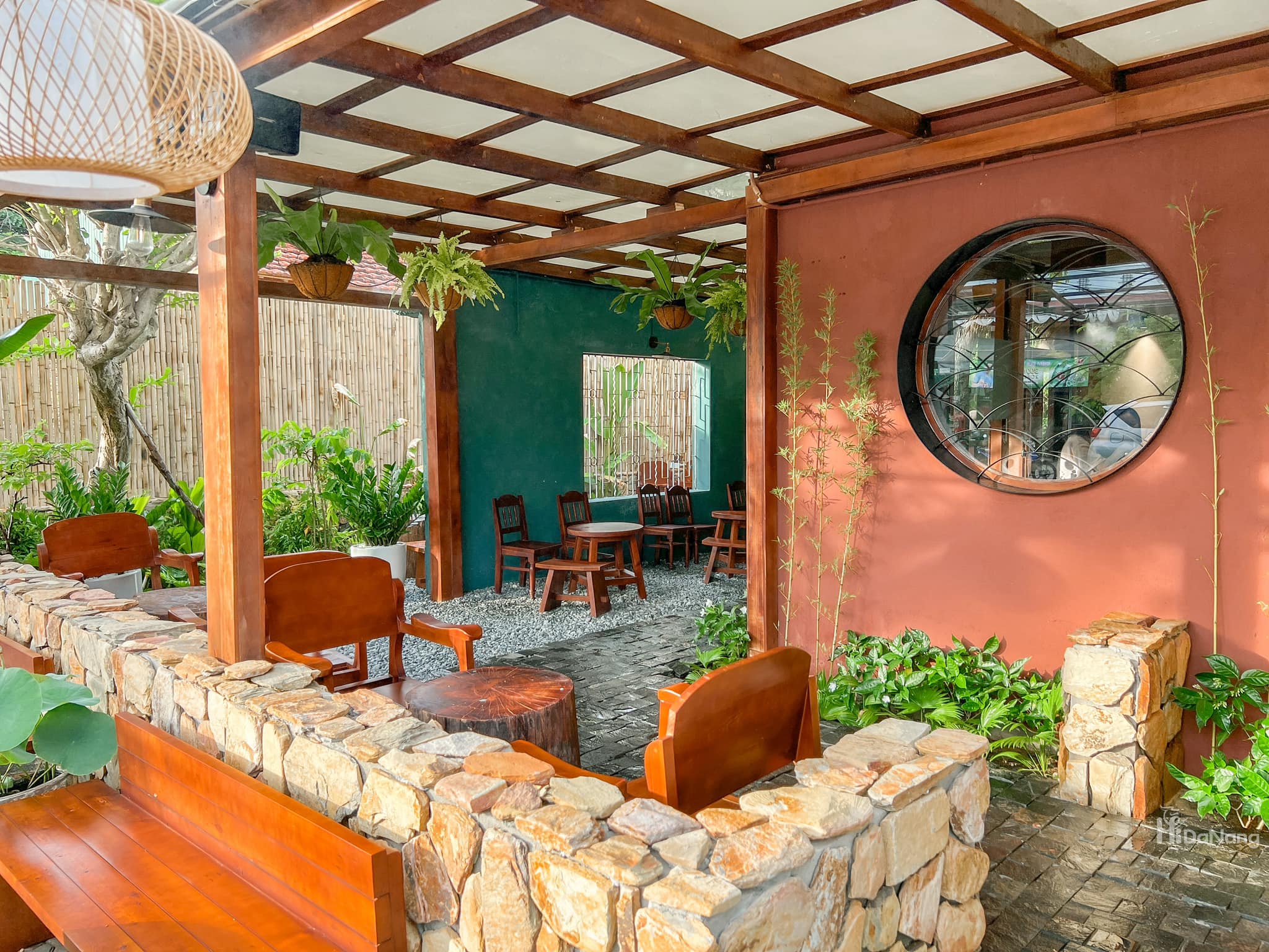 Quán chú trọng decor.