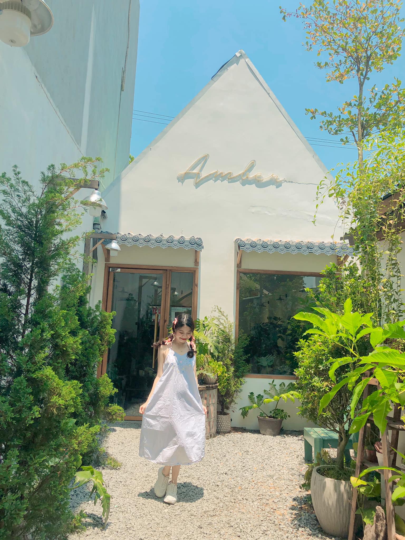 Amber House Coffee mang phong cách Đà Lạt.