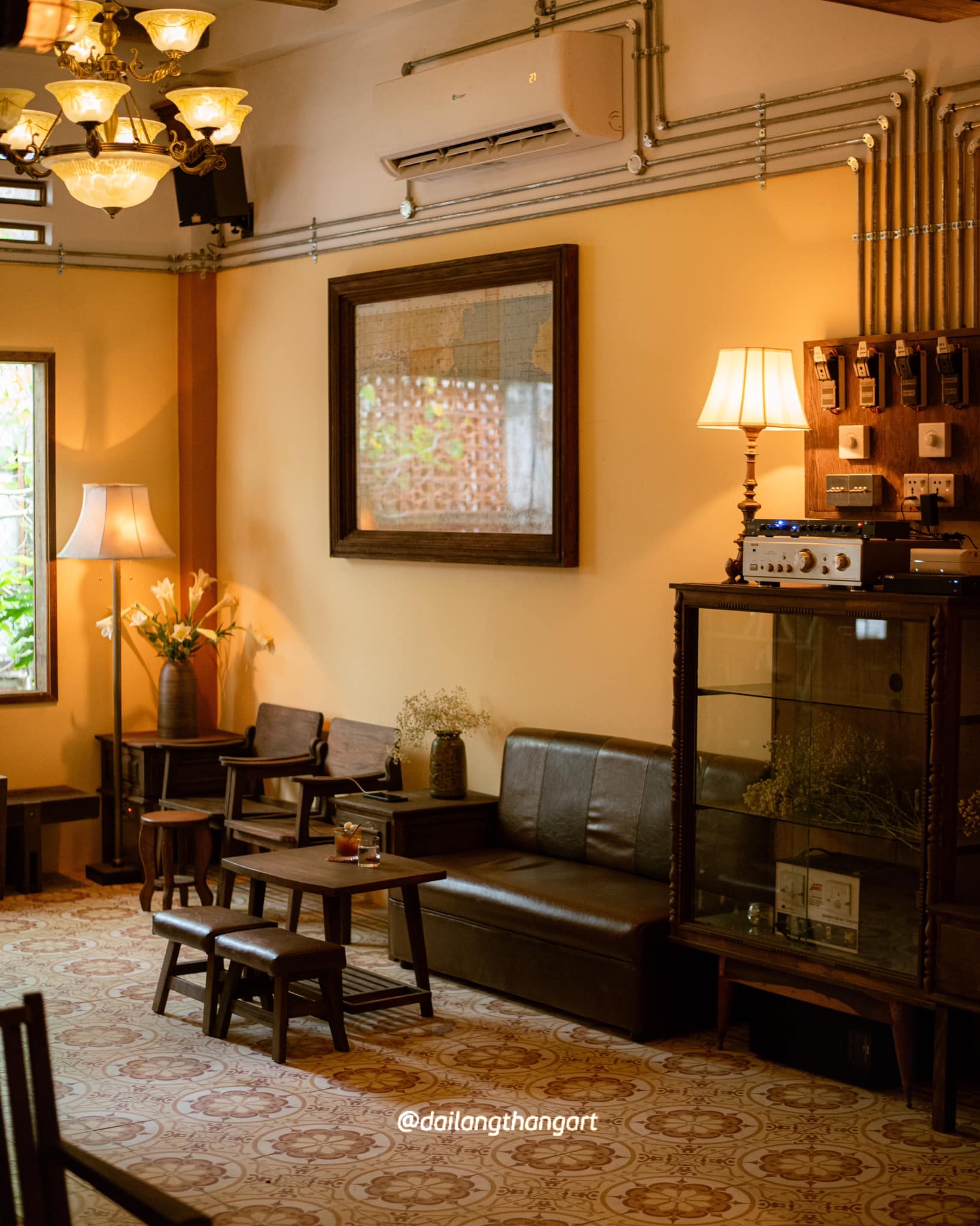 Ngọt cafe nằm bình yên trong con hẻm nhỏ.