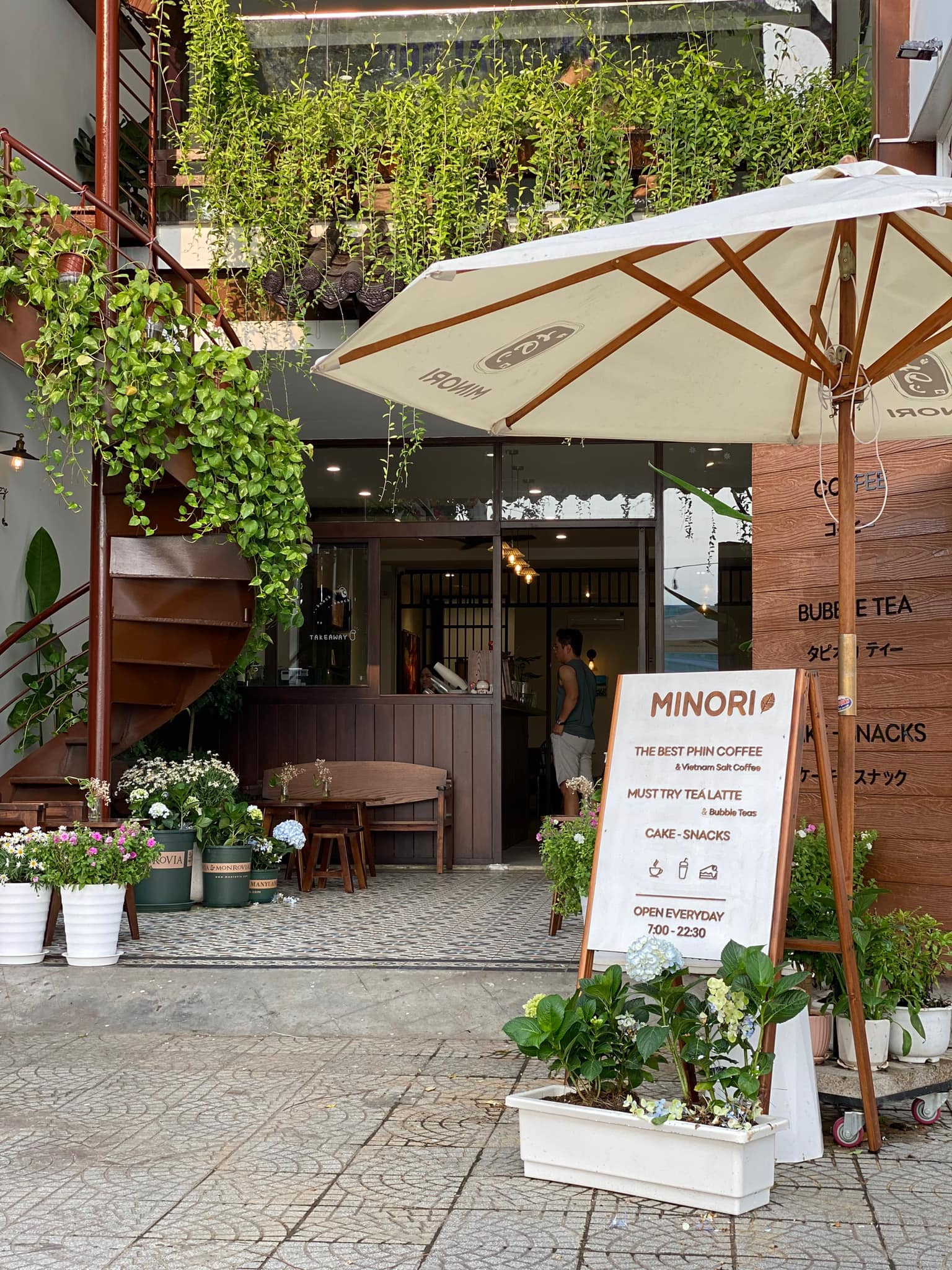 Mironi Tea and Coffee mang phong cách Nhật Bản xinh xắn.