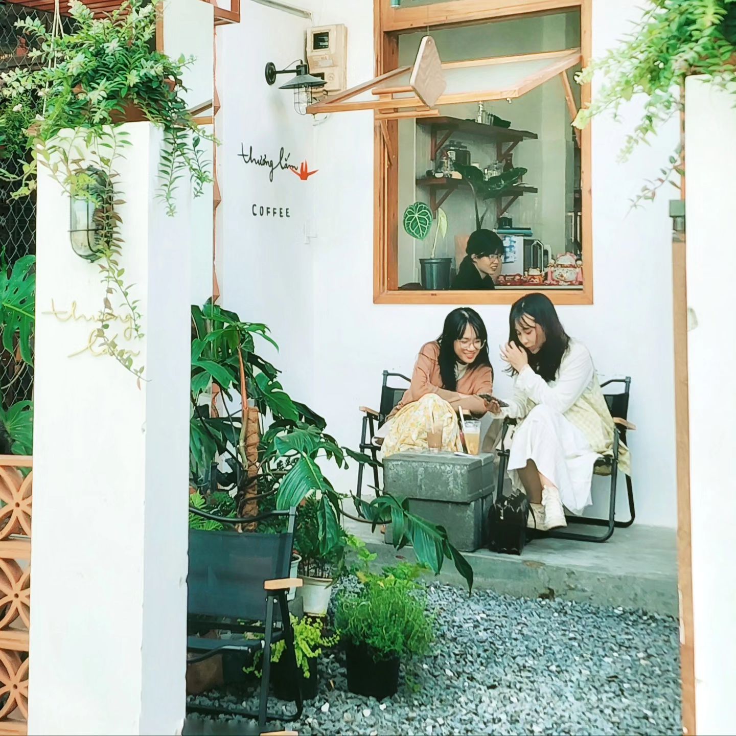 Không gian mát mắt.