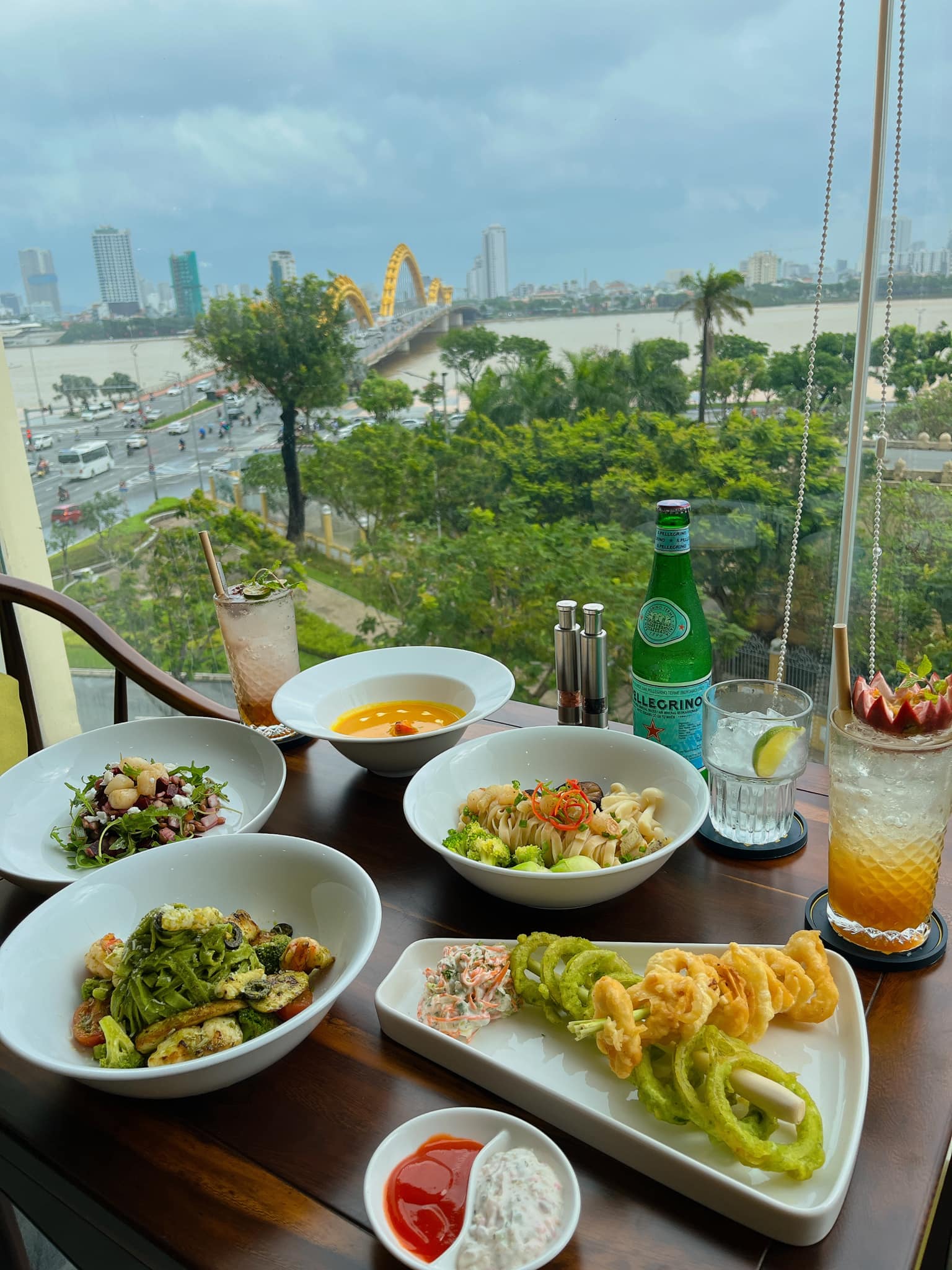 Menu Oso Restaurant đa dạng.