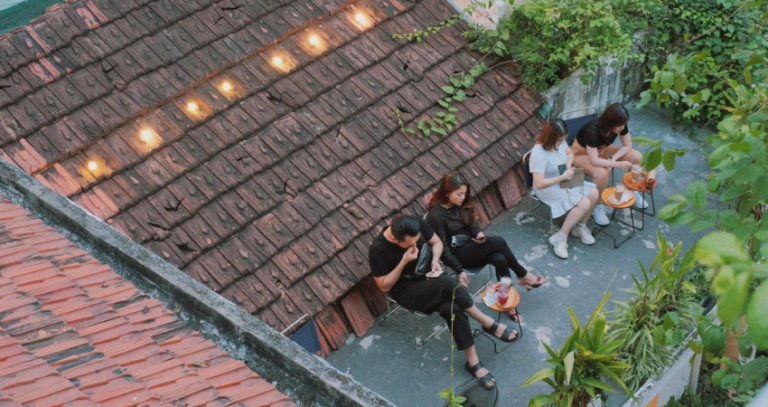 Chiếc cà phê view sân thượng cực xinh và chill