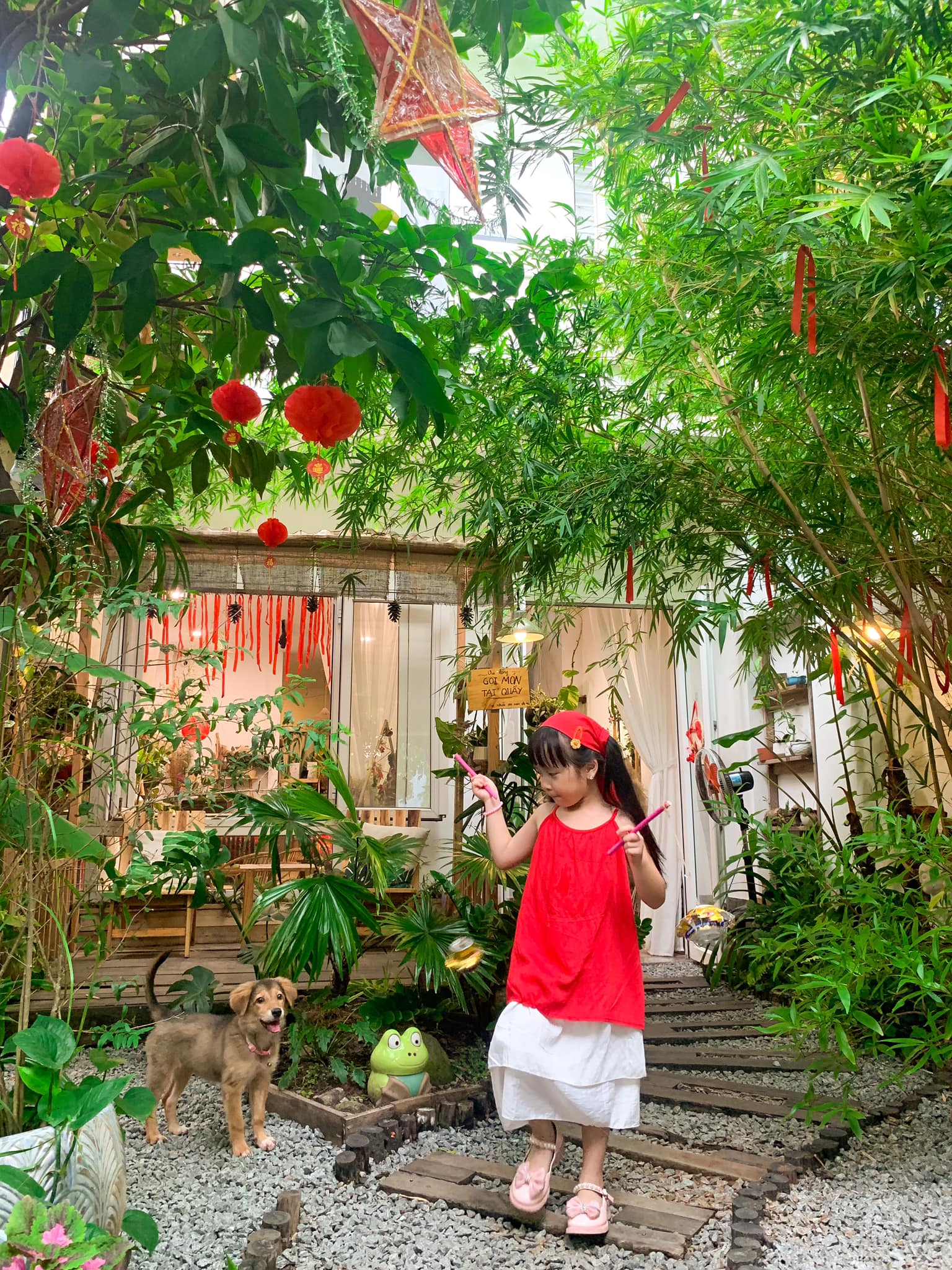 Chỉ cần đứng vào là có hình đẹp.