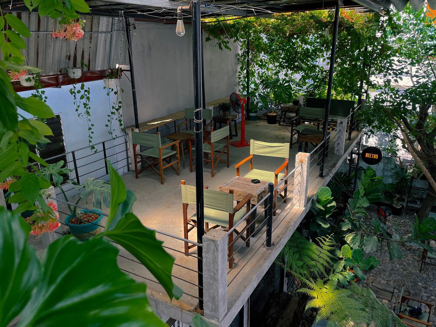 Khu vực tầng 2 chill chill.
