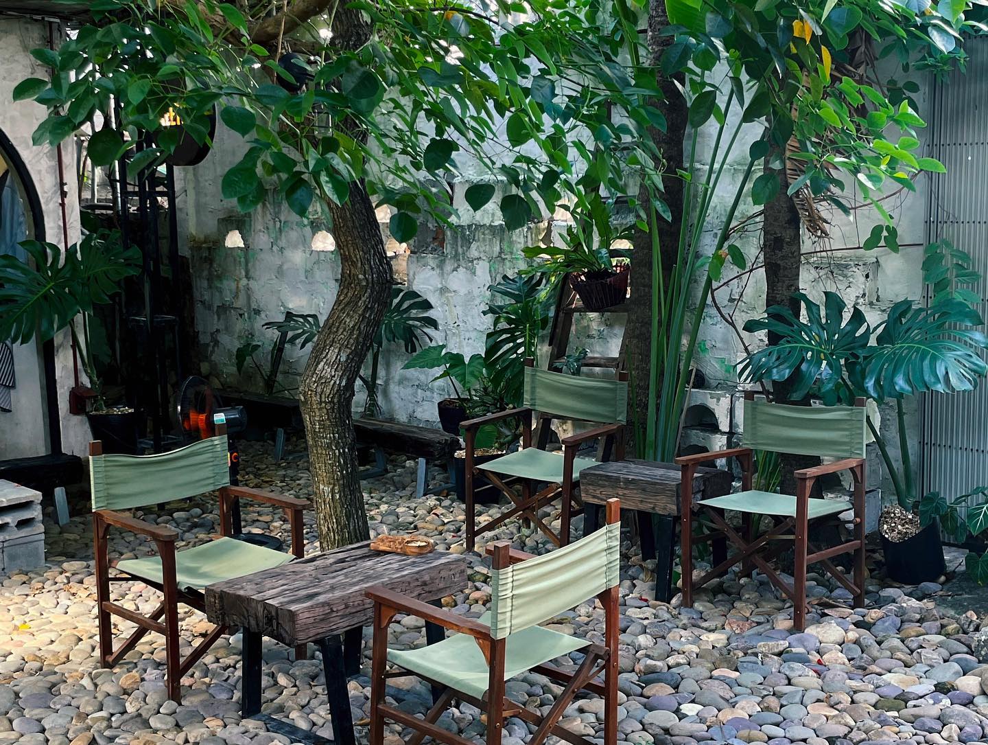 Nhiều chi tiết trang trí chất chất.