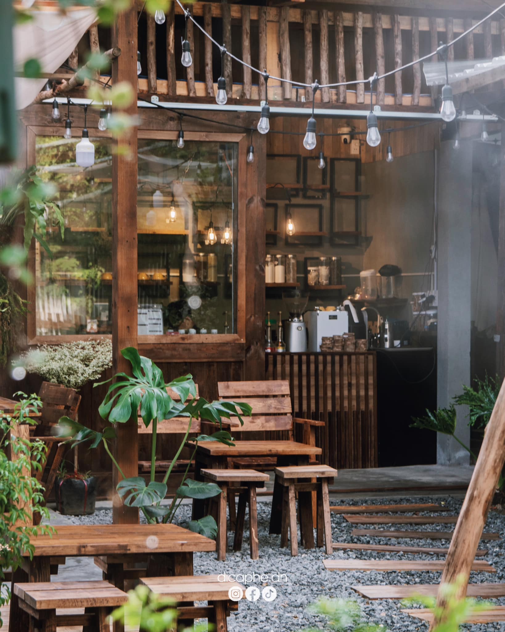 30.5 Coffee mang vẻ bình yên, mộc mạc.