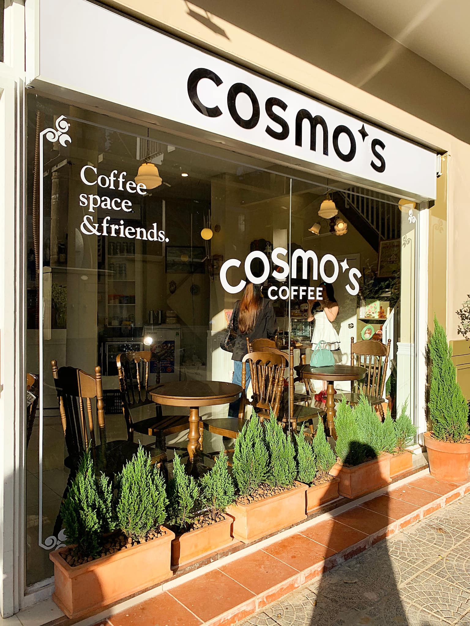 Cosmos Coffee mang hơi hướng châu Âu.