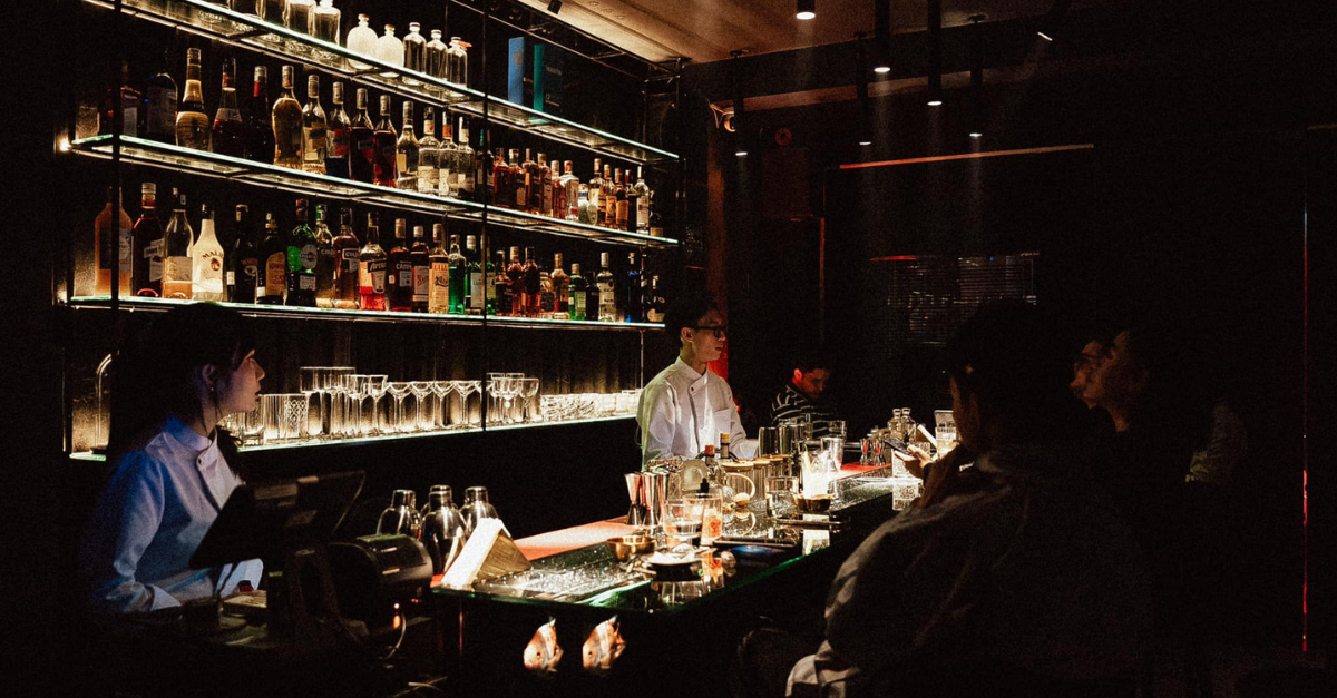 Quán cocktail bar núp hẻm chill chill dành cho những ngày mưa gió