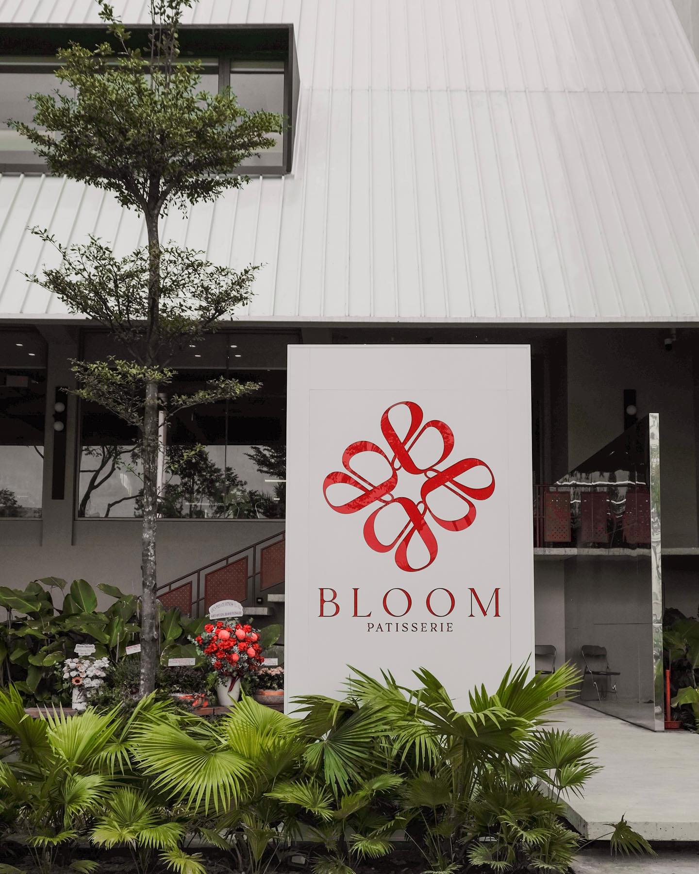 Bloom Patisserie mang kiến trúc hiện đại.