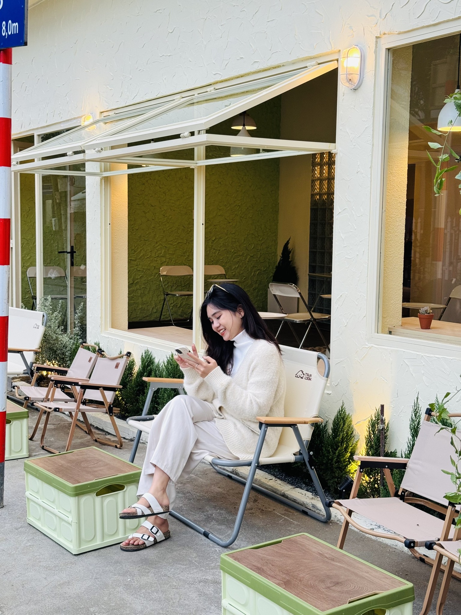 Leaf Tea có nhiều góc check-in xinh xắn.