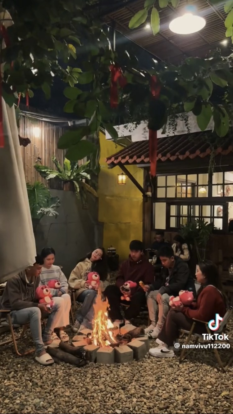 Quây quần bên bếp lửa tại Gear Chapter II.