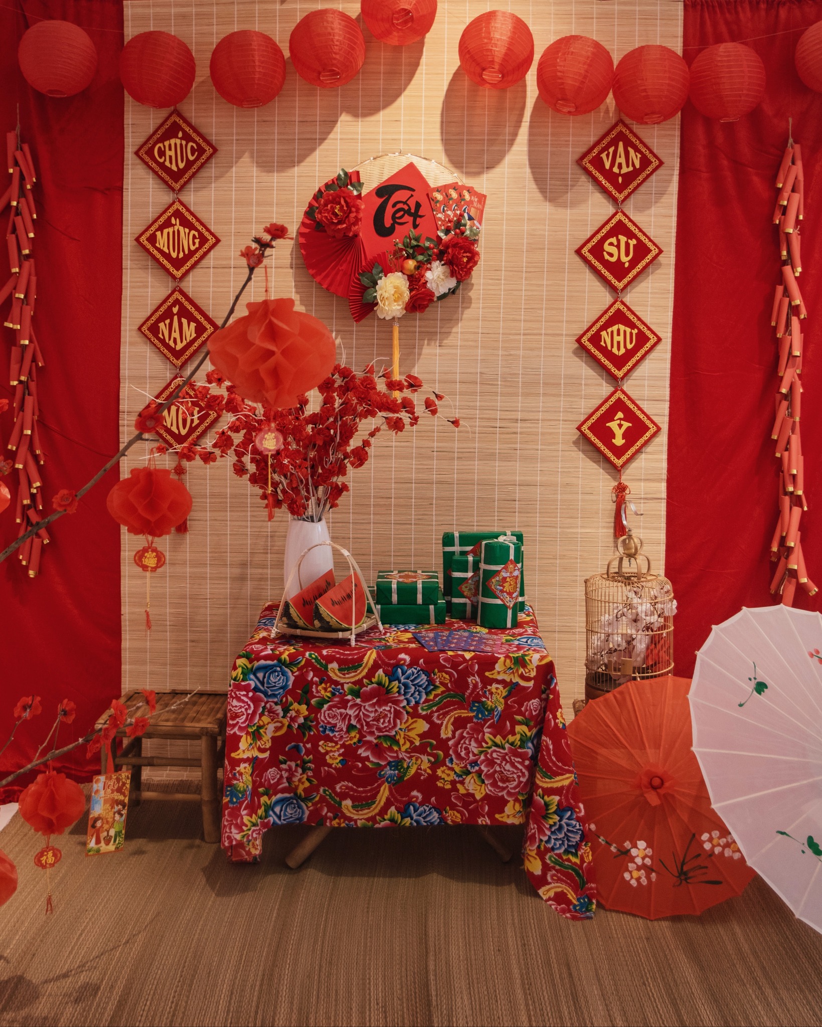 The Alley decor chỉn chu.