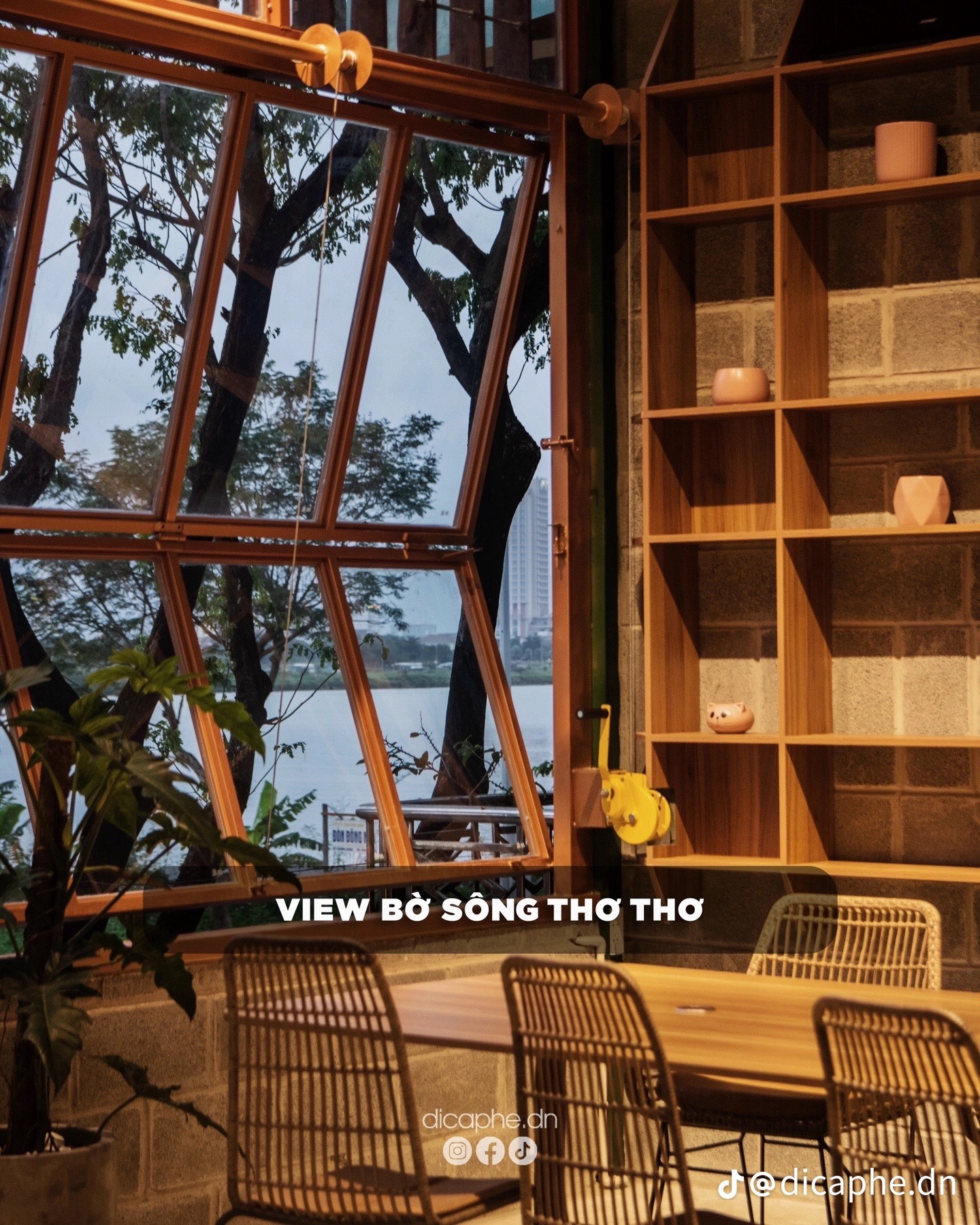 Anytime Workstation có view sông Hàn chill chill.