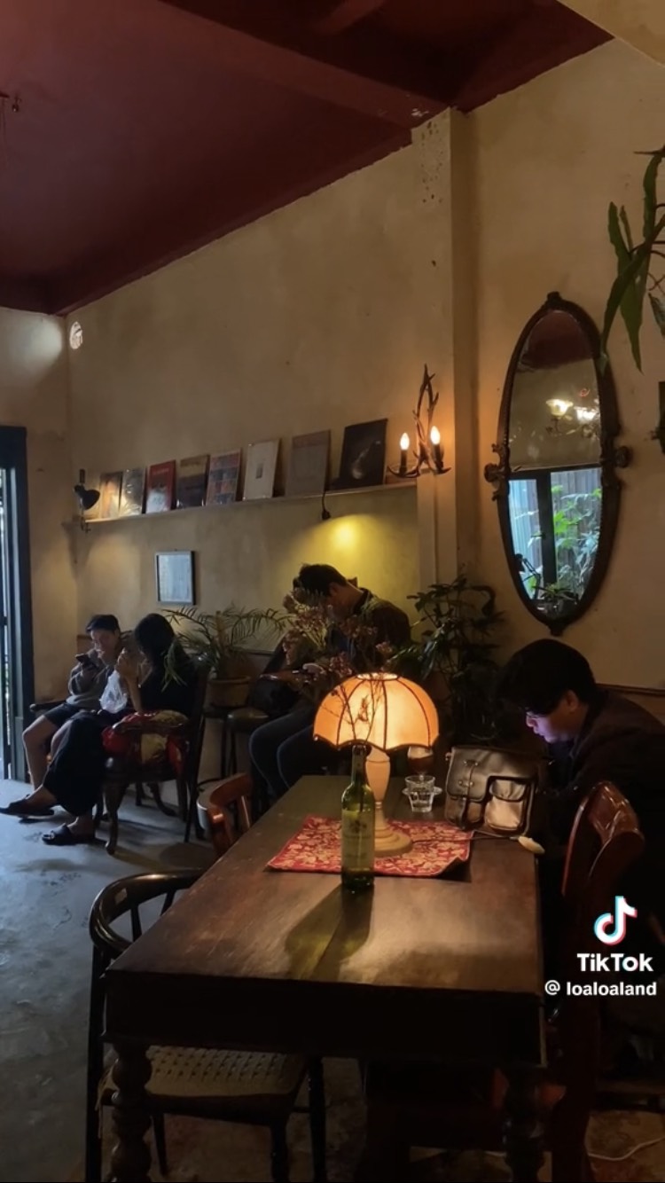 Slow Breeze Coffee mang cảm giác nhẹ nhàng, bình yên.