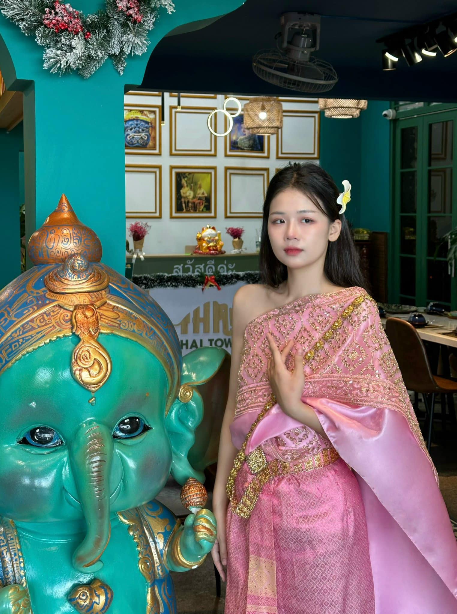 Địa điểm cho khách mượn trang phục Thái chụp hình.