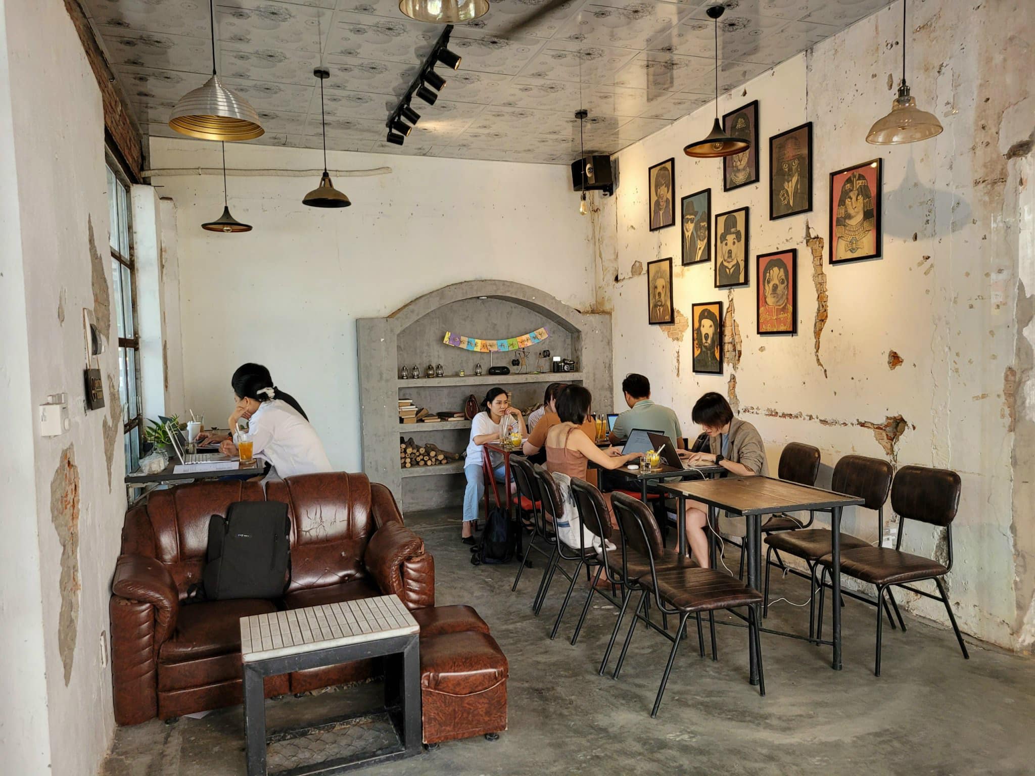 Không gian trong nhà ấm cúng.