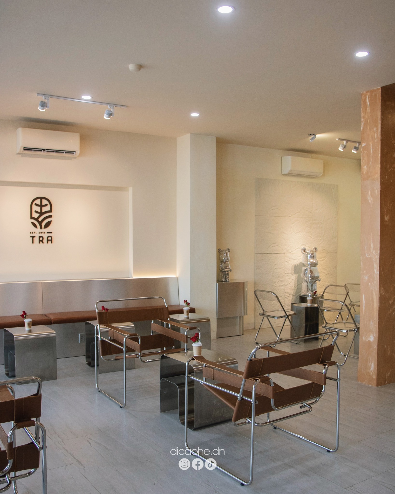 Trà Coffee sở hữu không gian thoáng đãng.